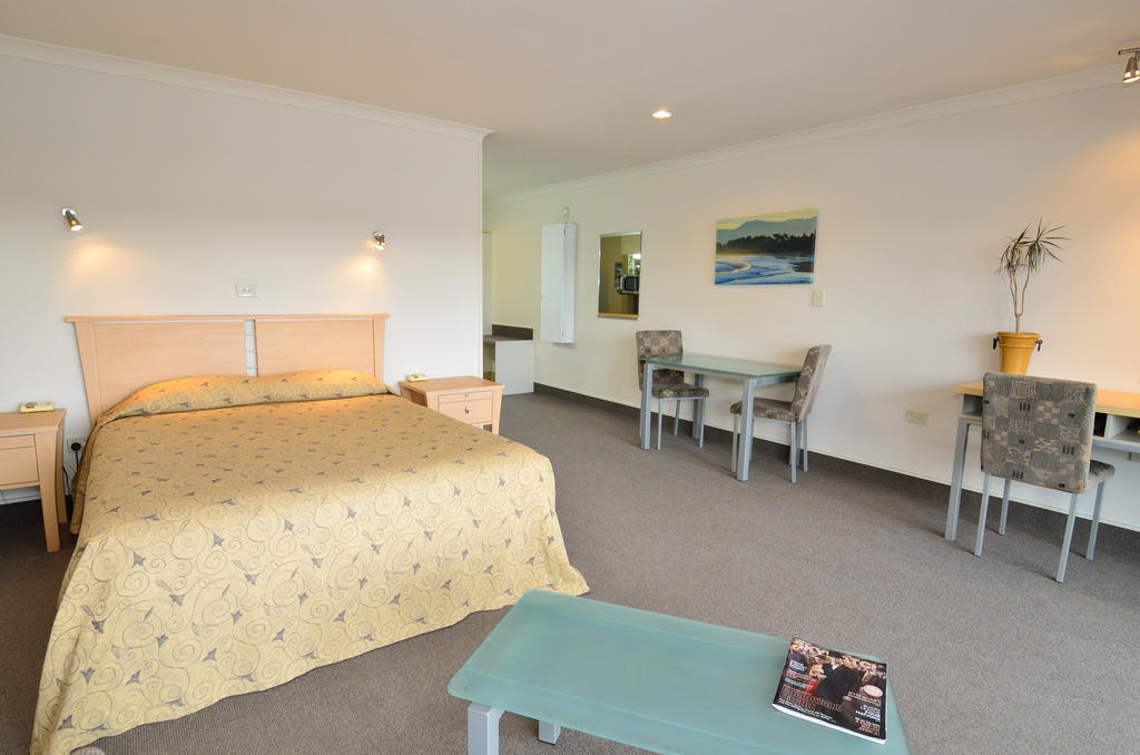 Senator Motor Inn Гізбурн Номер фото